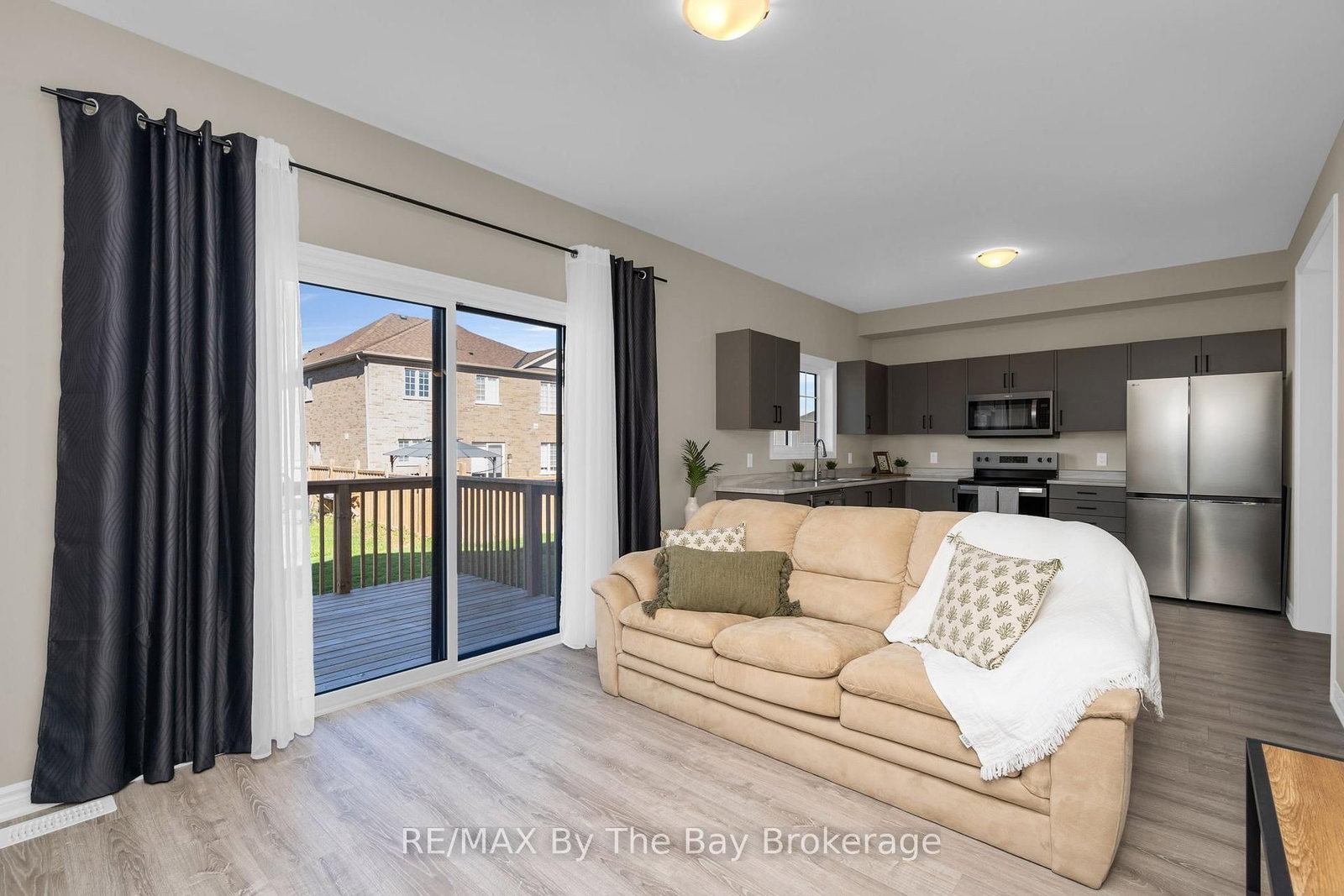 214 Cubitt Street • Clearview, ON photo 14