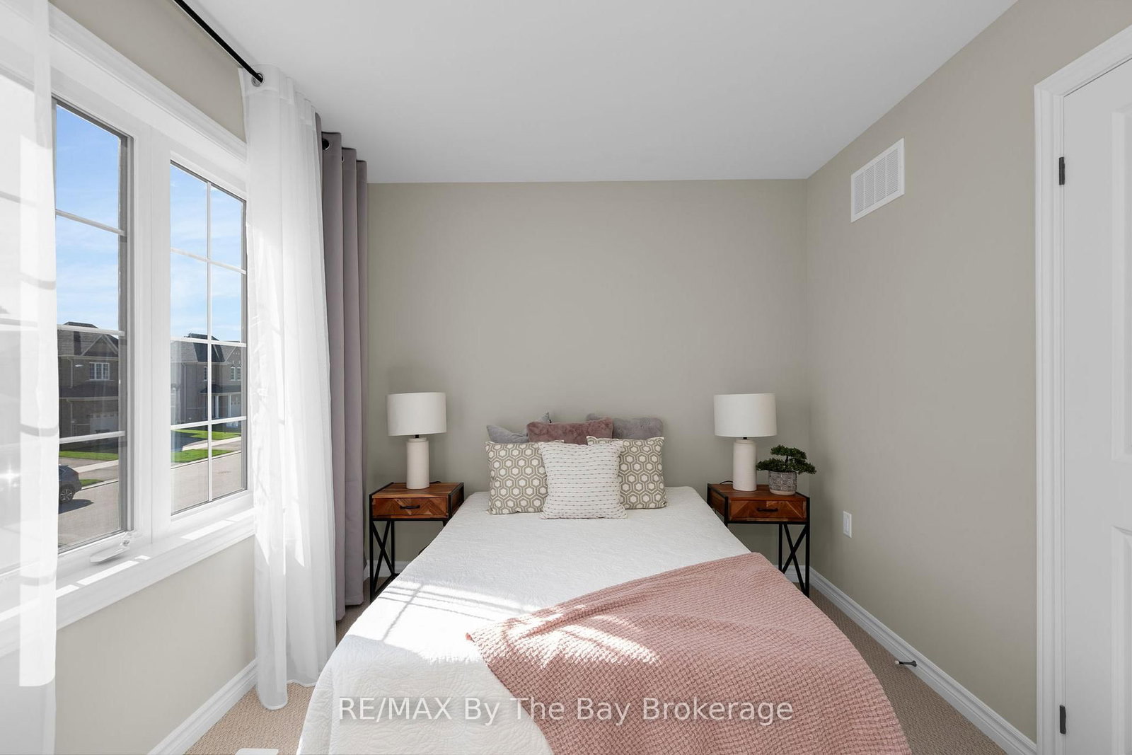 214 Cubitt Street • Clearview, ON photo 23