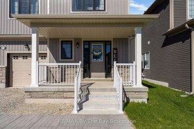 214 Cubitt Street • Clearview, ON photo 3