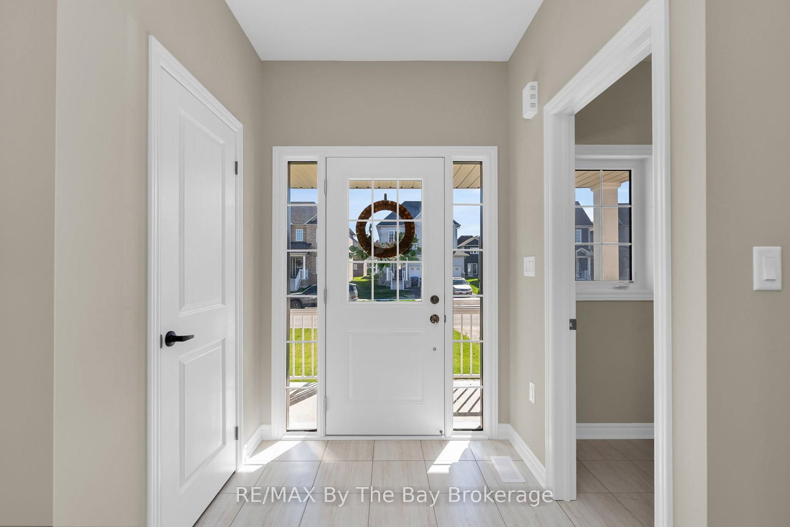 214 Cubitt Street • Clearview, ON photo 4
