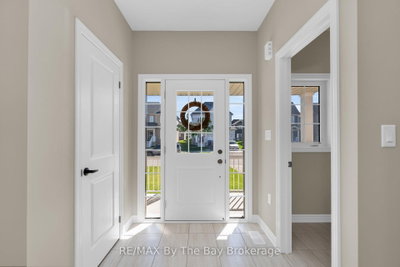 214 Cubitt Street • Clearview, ON photo 4