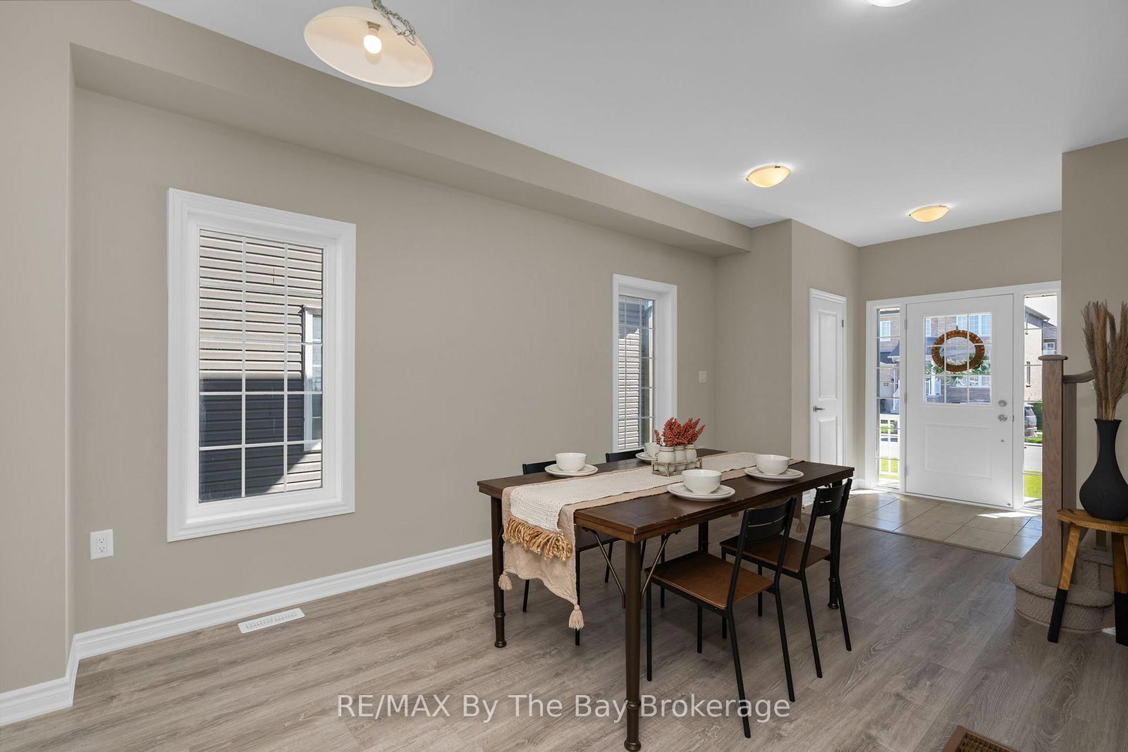 214 Cubitt Street • Clearview, ON photo 6
