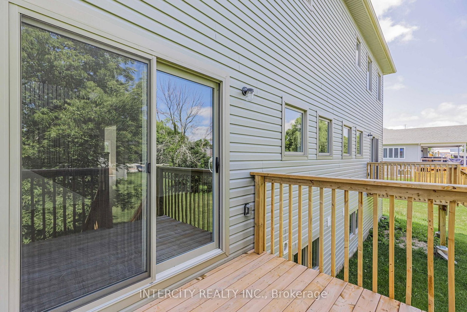 327 Quebec Street • Clearview, ON photo 33