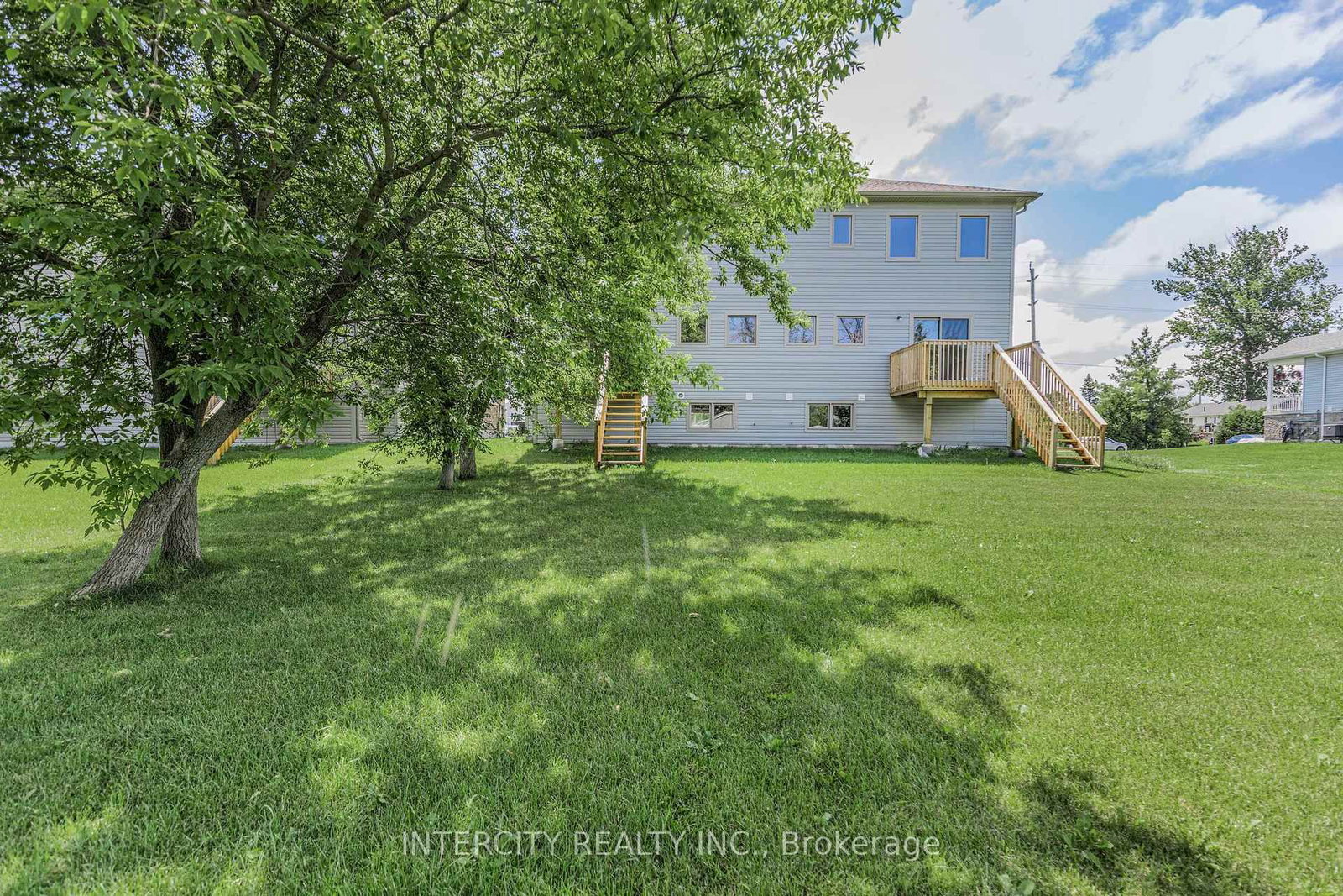 327 Quebec Street • Clearview, ON photo 38
