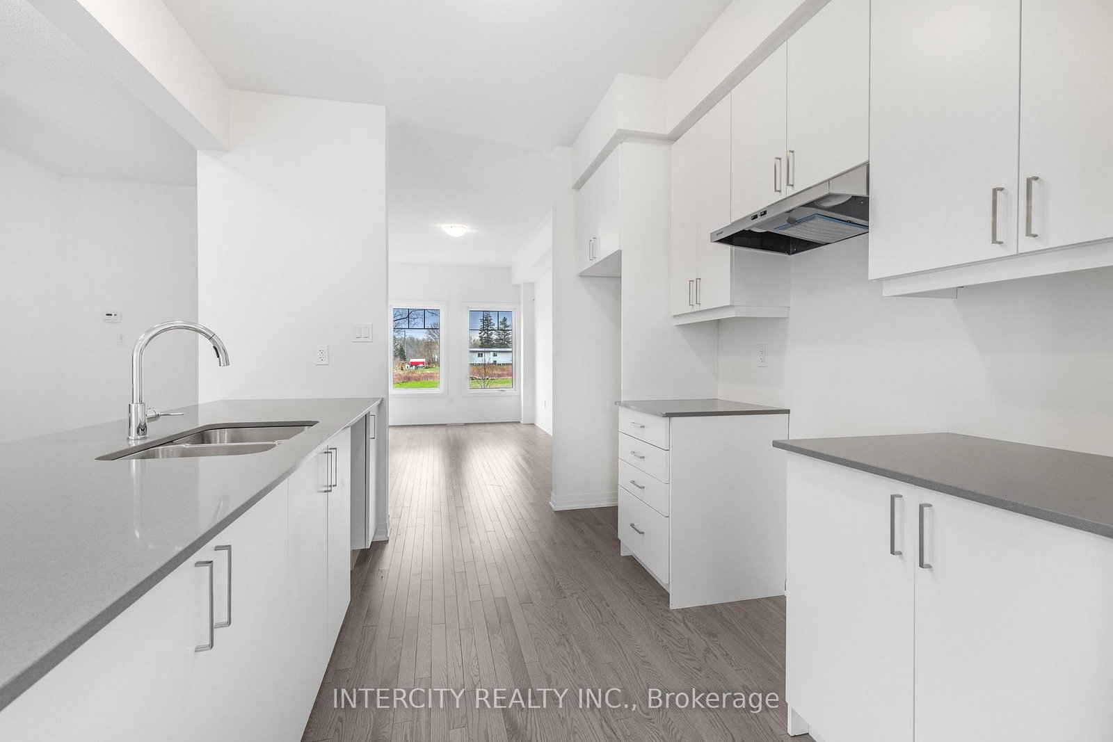 345 Quebec Street • Clearview, ON photo 10