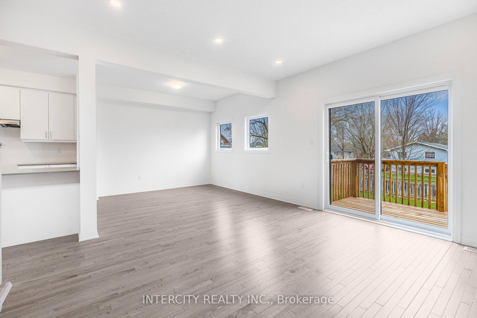 345 Quebec Street • Clearview, ON photo 12