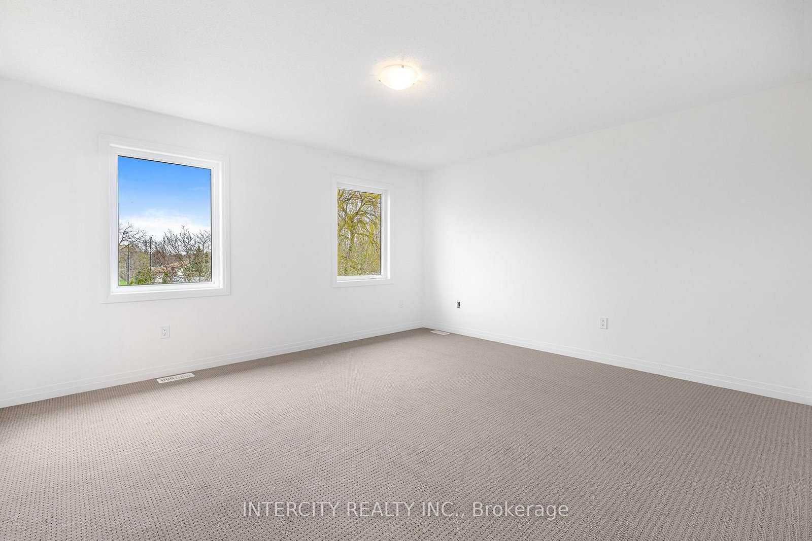 345 Quebec Street • Clearview, ON photo 15