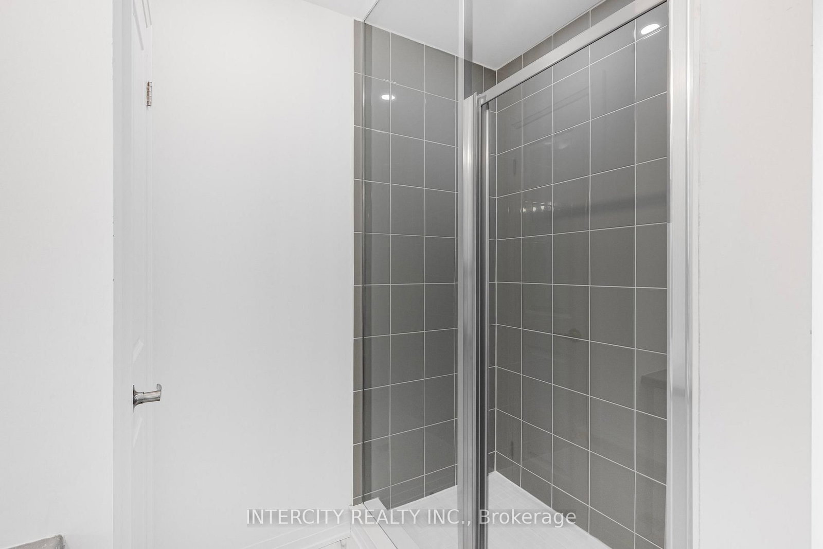 345 Quebec Street • Clearview, ON photo 19