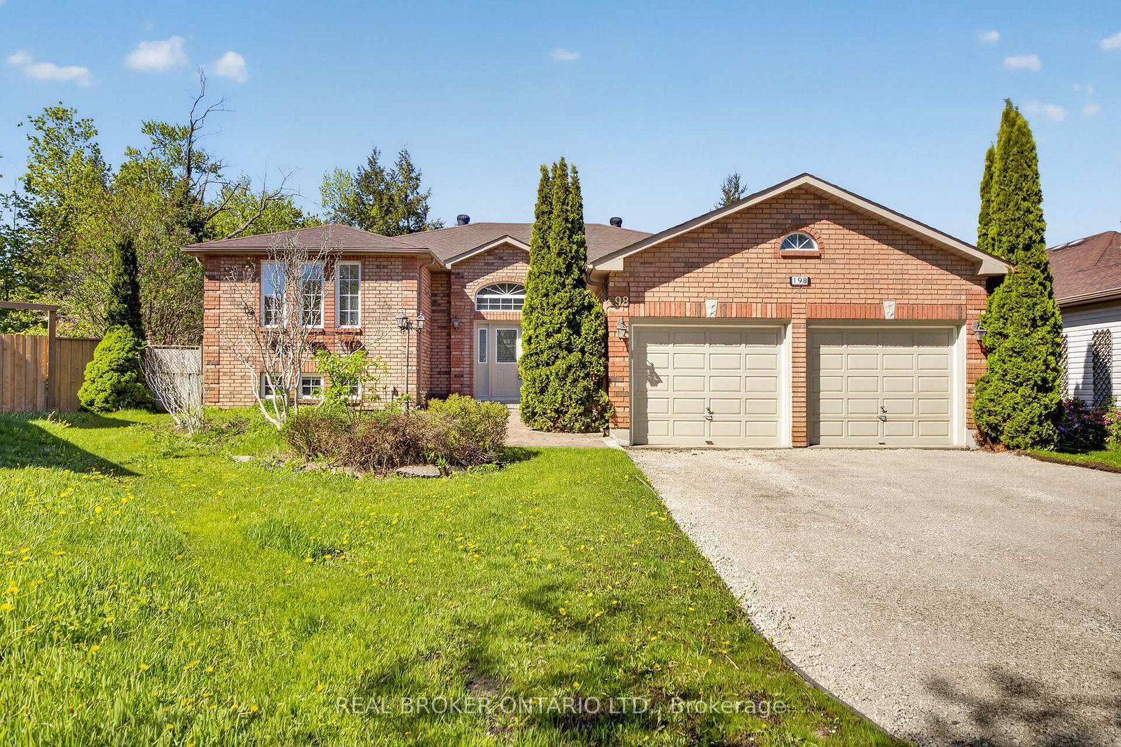 198 Columbia Road • Barrie, ON photo 1