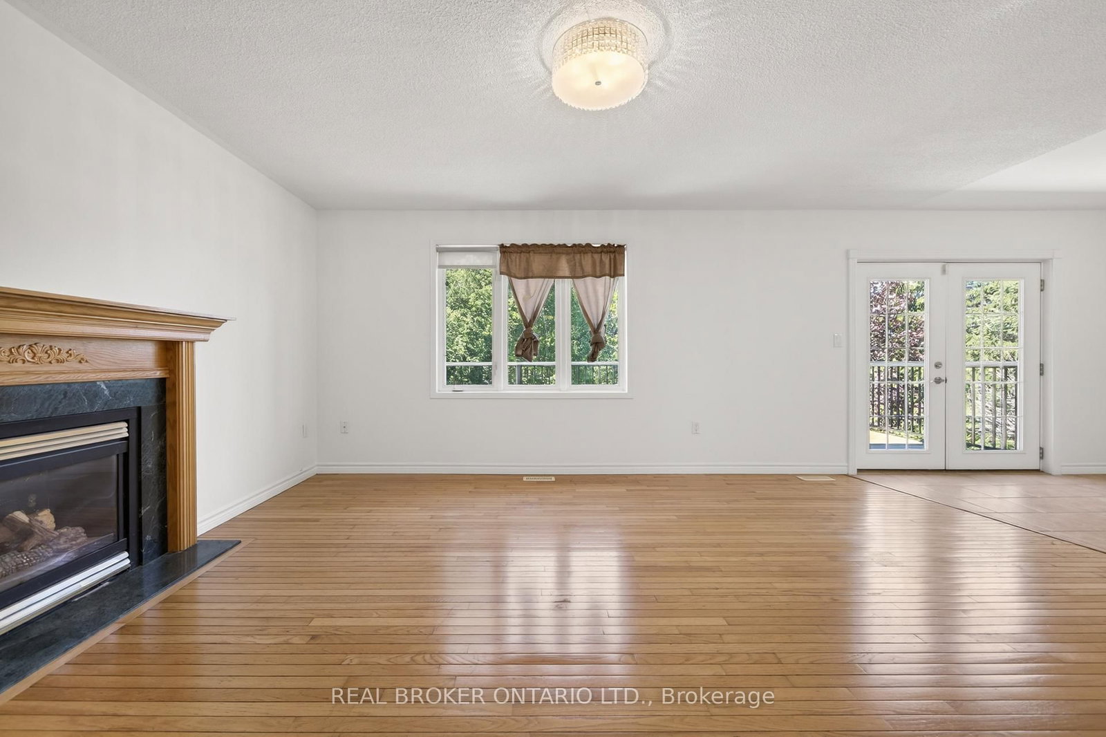 198 Columbia Road • Barrie, ON photo 6