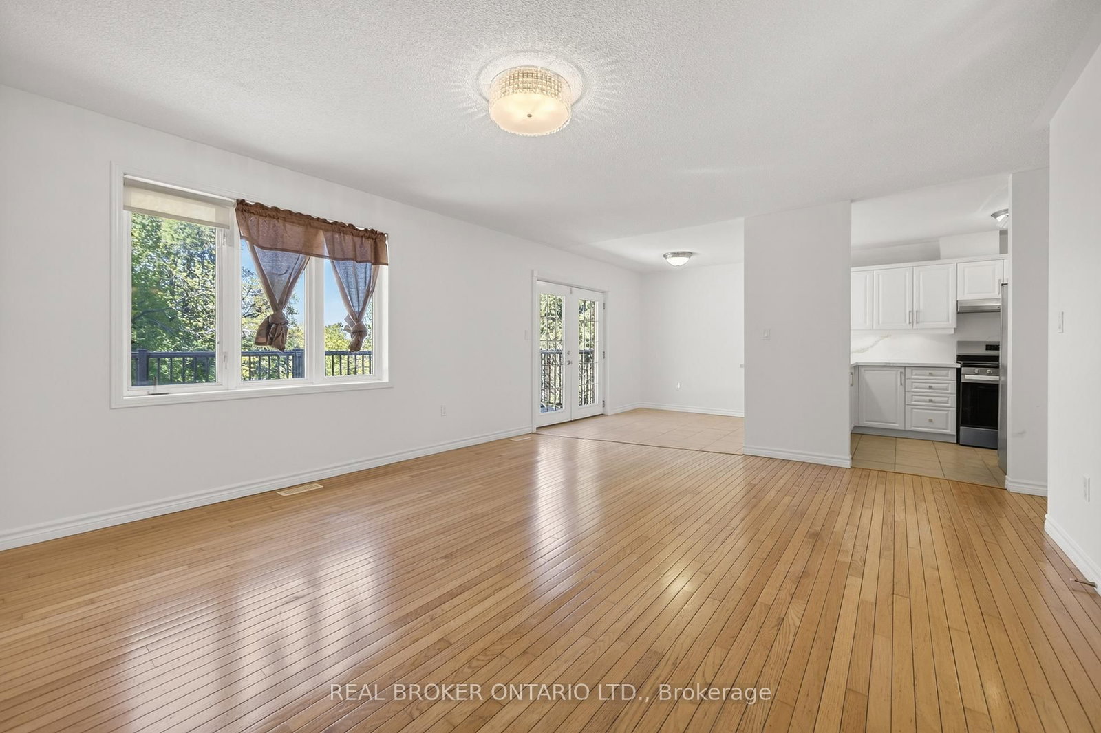 198 Columbia Road • Barrie, ON photo 7