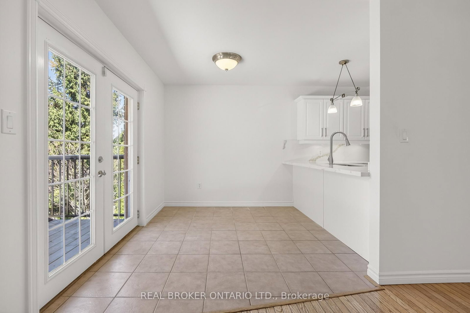 198 Columbia Road • Barrie, ON photo 9