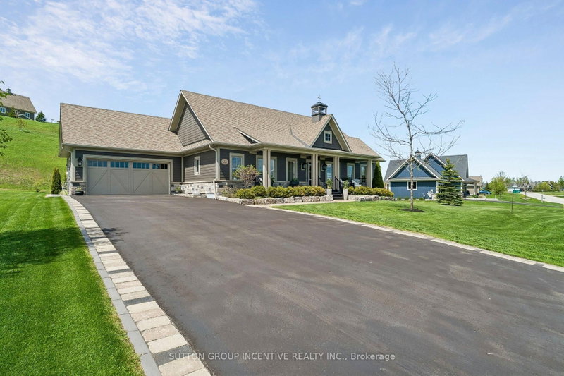 home for sale on 22 thoroughbred Drive