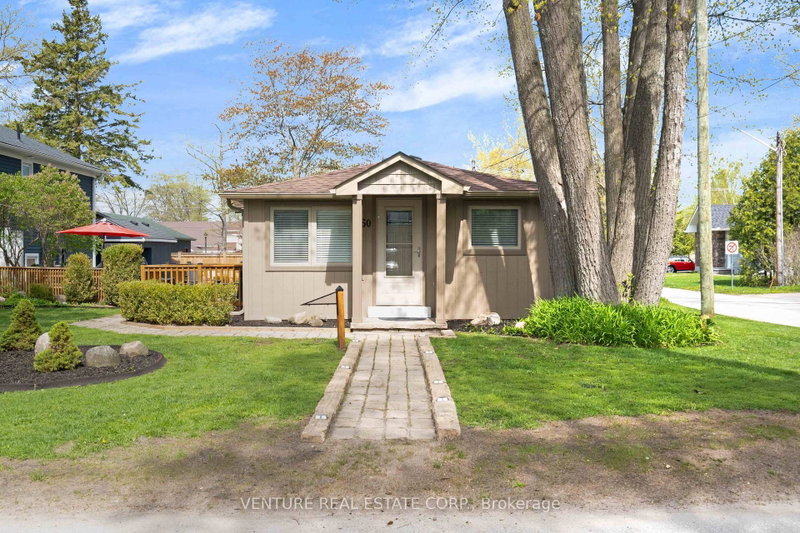 50 Forest Ave photo 4