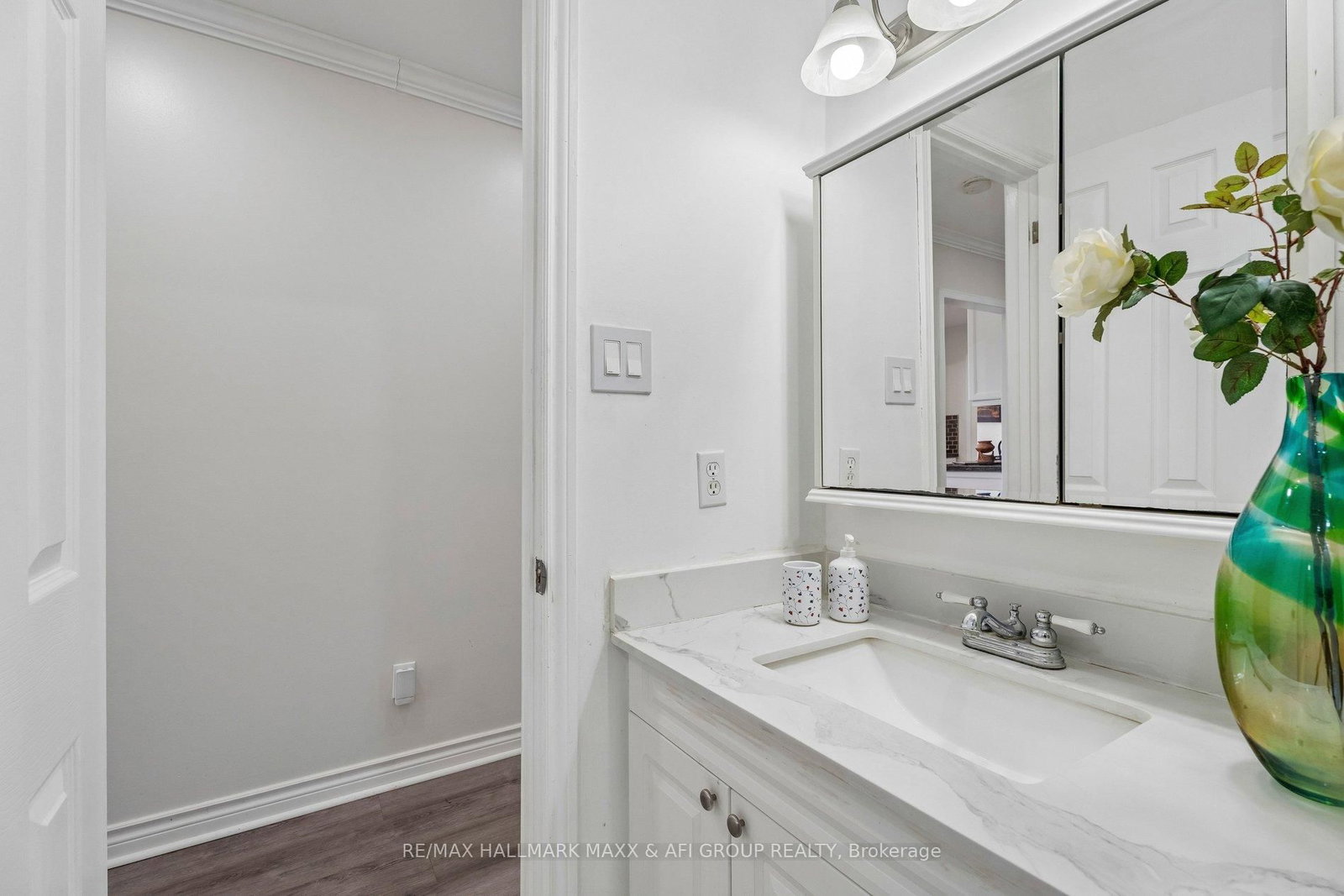 11 Charlotte Court • Barrie, ON photo 21