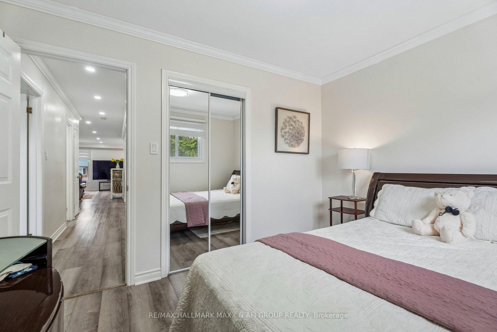 11 Charlotte Court • Barrie, ON photo 27