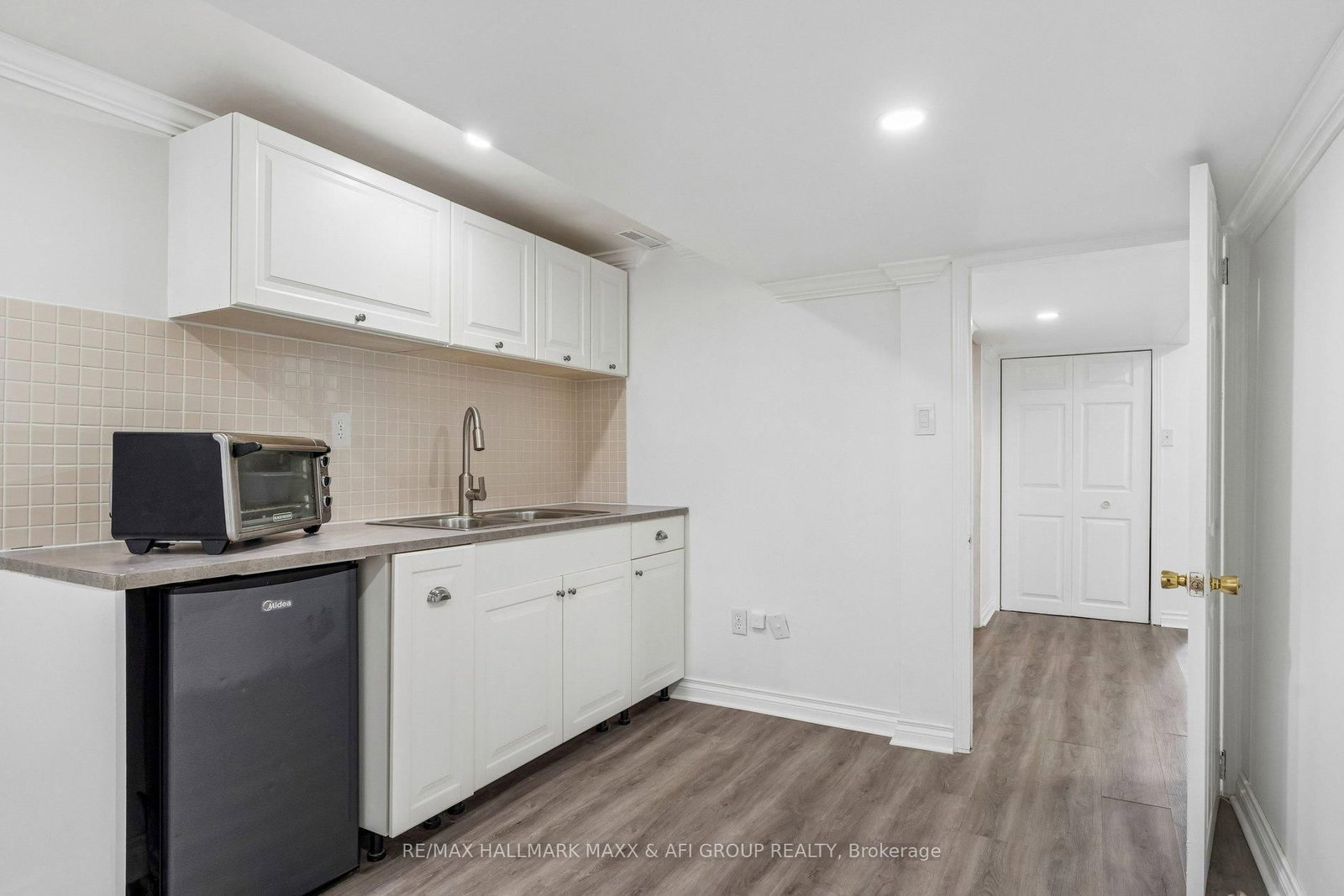 11 Charlotte Court • Barrie, ON photo 37