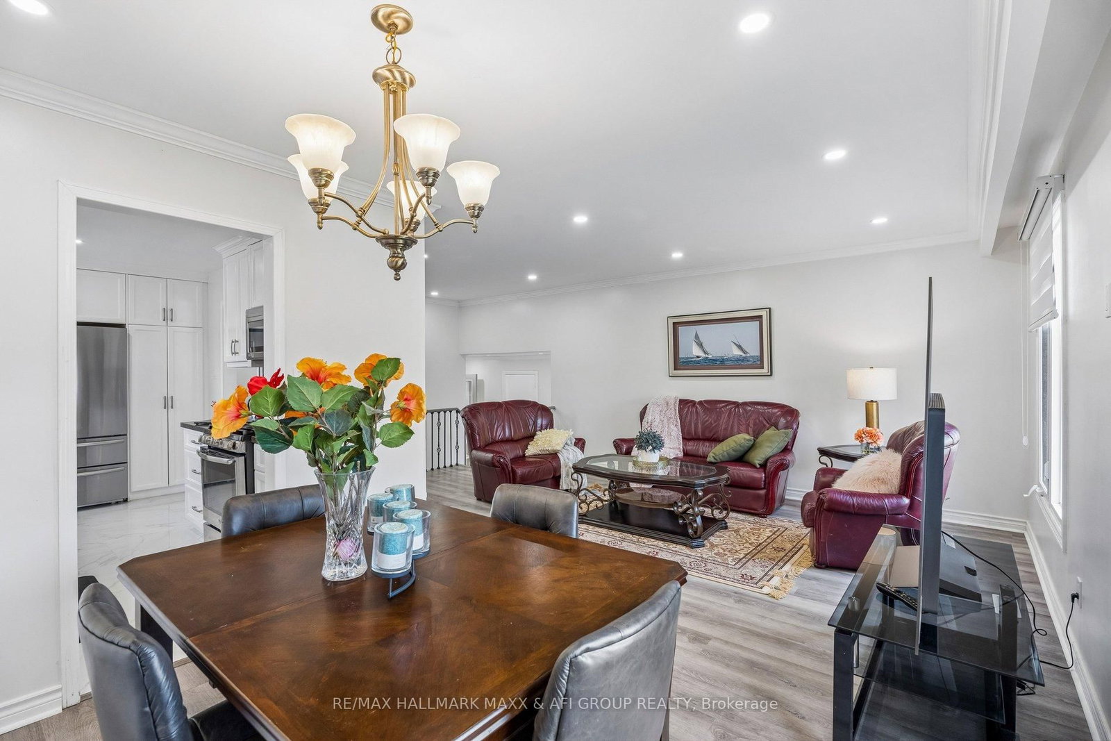 11 Charlotte Court • Barrie, ON photo 8