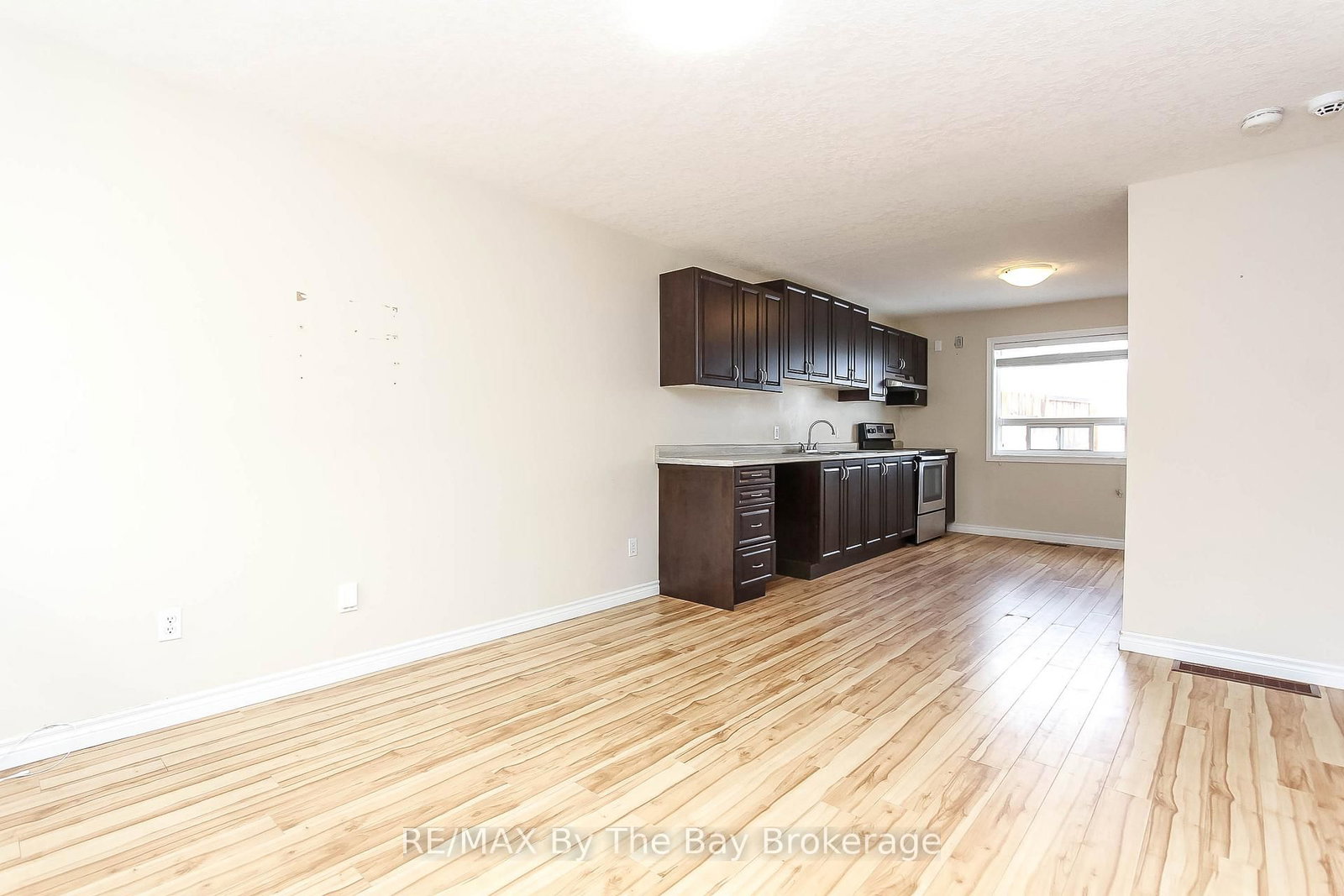 24 Glenwood Drive • Wasaga Beach, ON photo 5