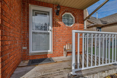 20 MASTERS Drive • Barrie, ON photo 3