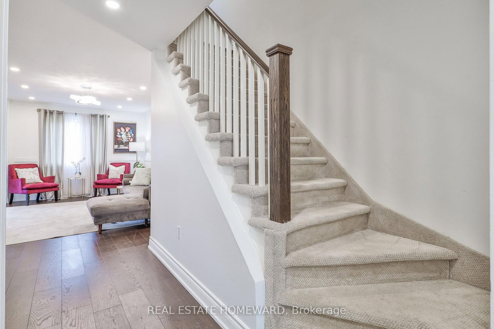 20 MASTERS Drive • Barrie, ON photo 6