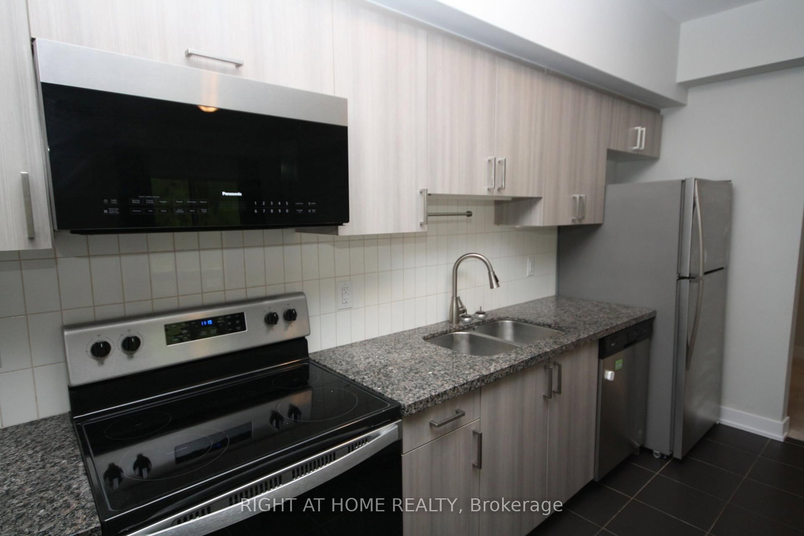 5 Chef Lane • #108 • Barrie, ON photo 10