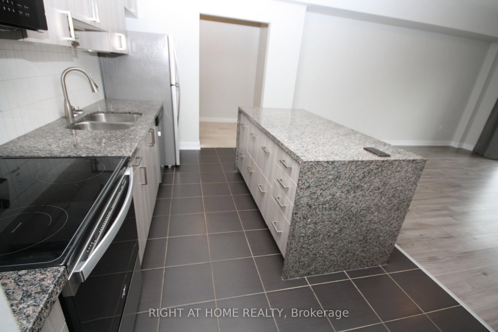 5 Chef Lane • #108 • Barrie, ON photo 11