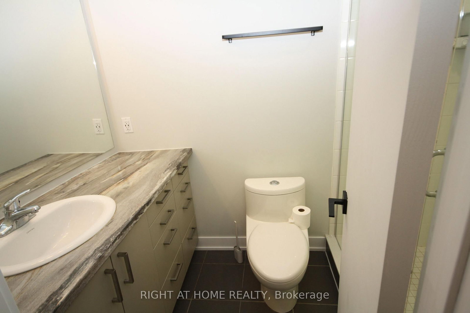 5 Chef Lane • #108 • Barrie, ON photo 18