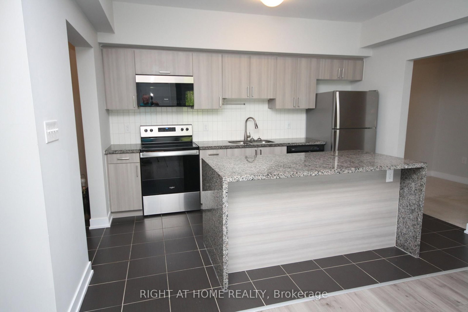 5 Chef Lane • #108 • Barrie, ON photo 9