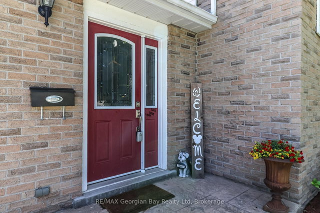 1007 GLEN MHOR Crescent