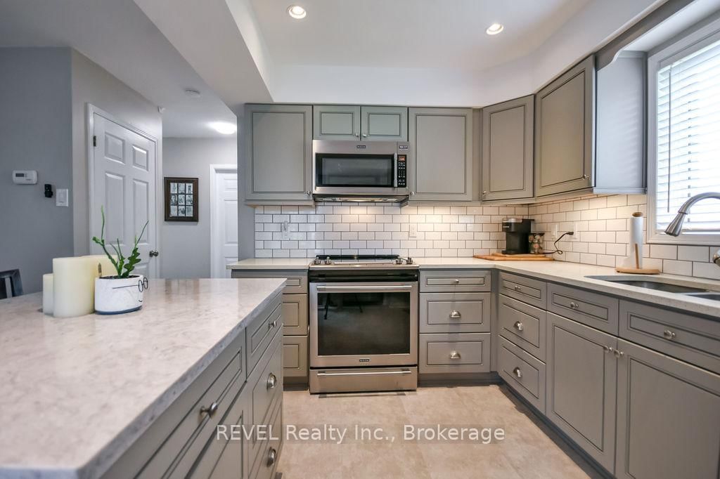 179 Luckport Crescent • Midland, ON photo 9