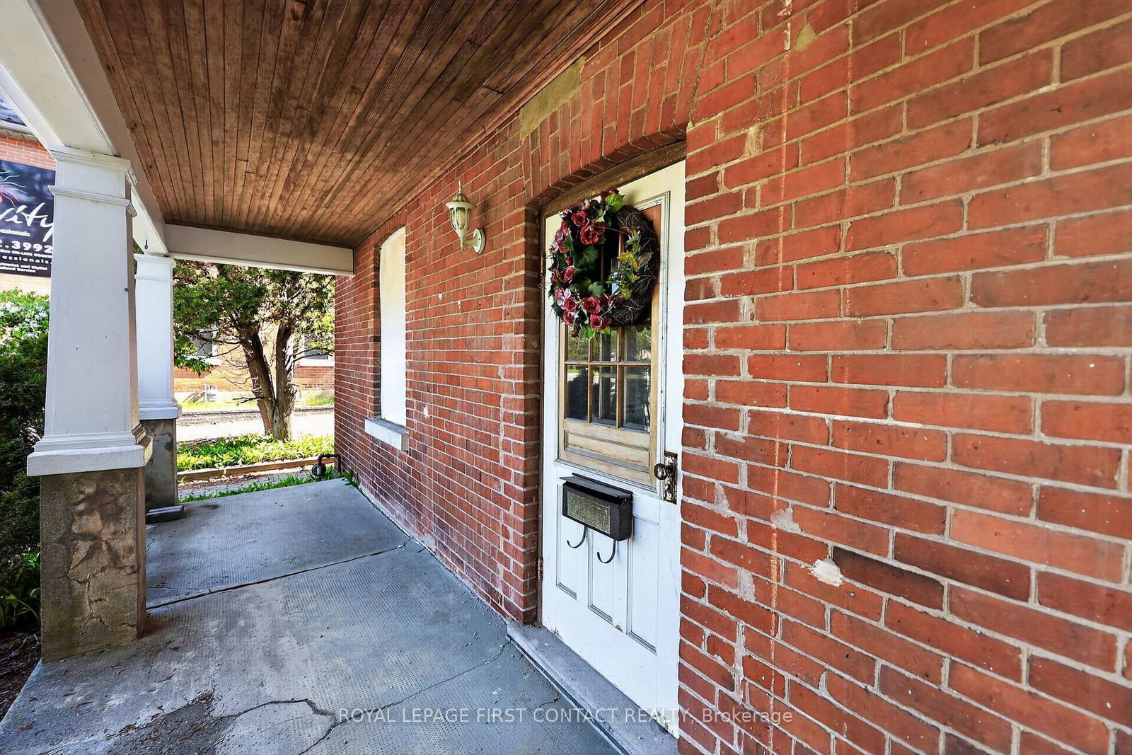 202 Bradford Street • Barrie, ON photo 3