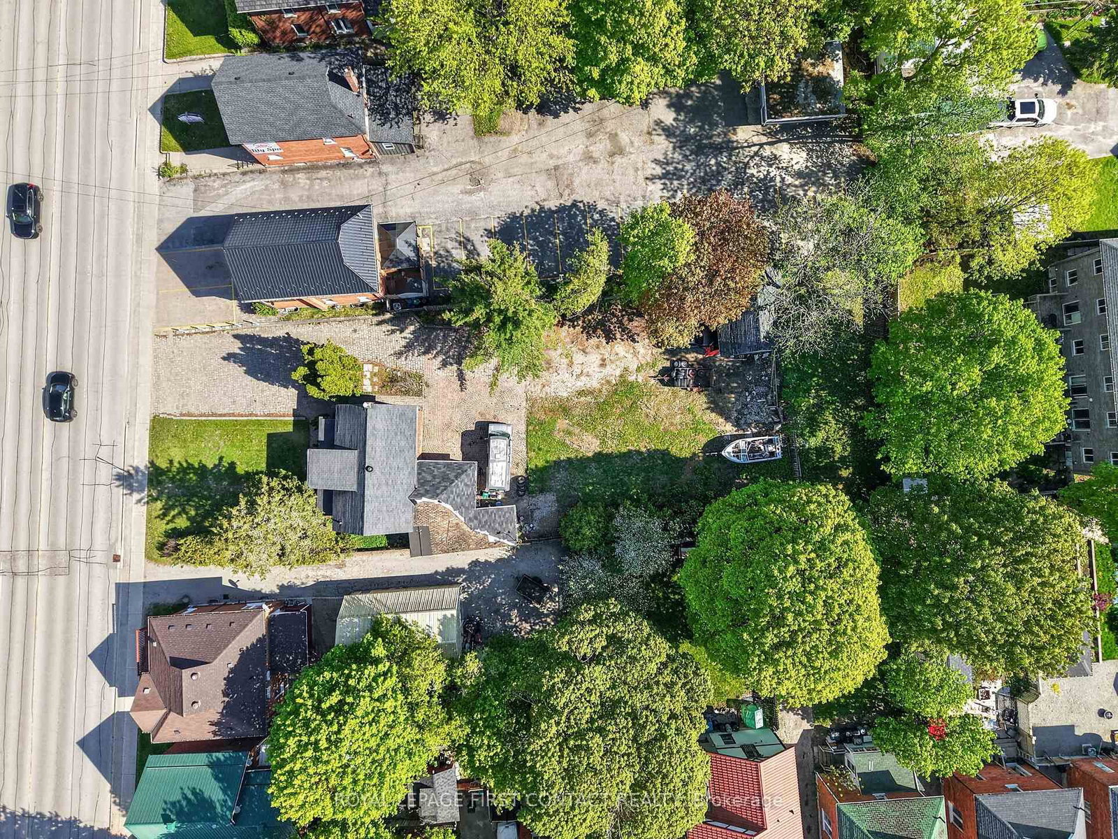 202 Bradford Street • Barrie, ON photo 34