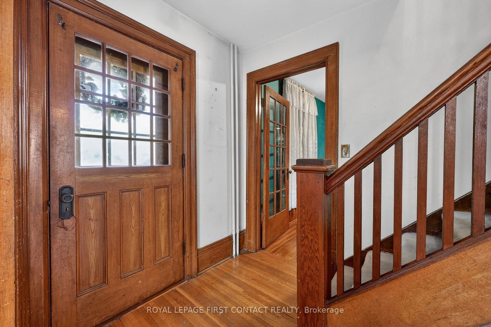202 Bradford Street • Barrie, ON photo 4