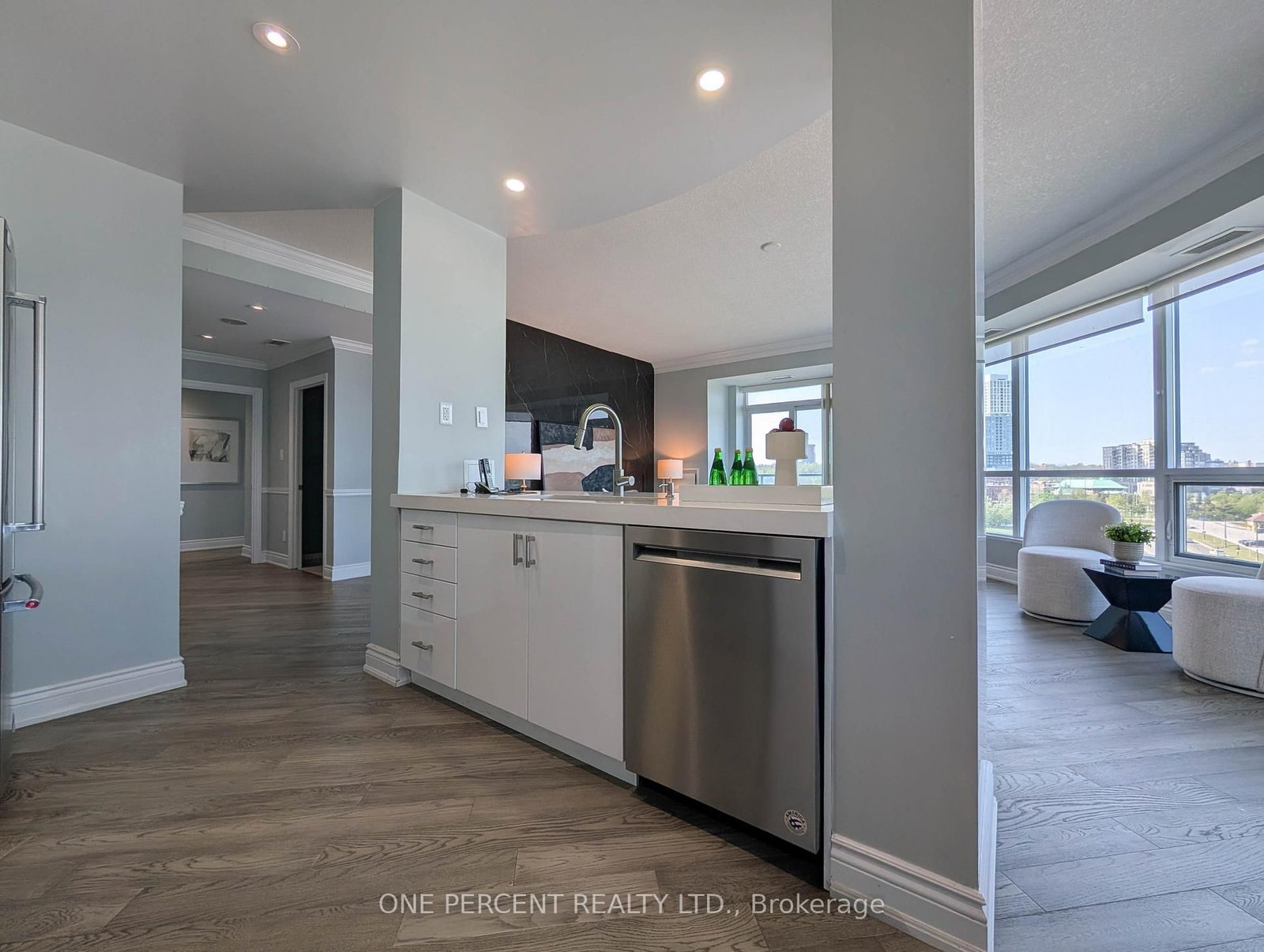 33 ELLEN Street • #604 • Barrie, ON photo 12