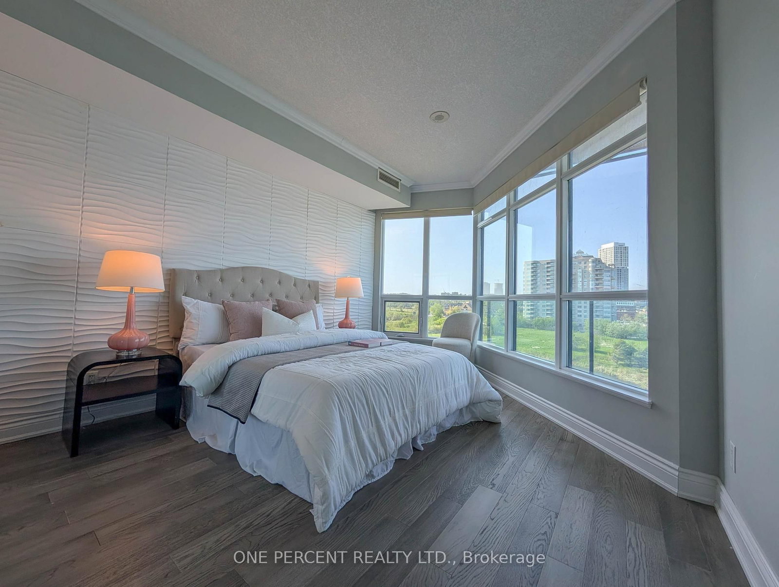33 ELLEN Street • #604 • Barrie, ON photo 24