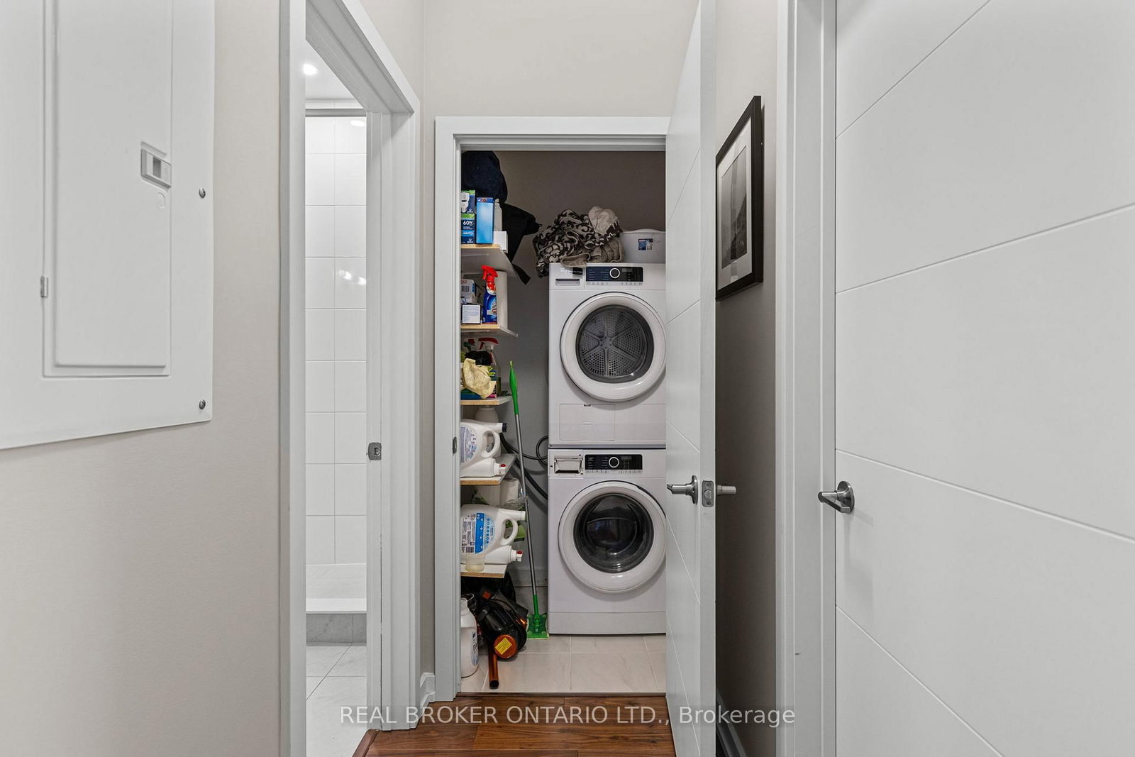 21 Matchedash Street S, Unit 204 - Photo 27