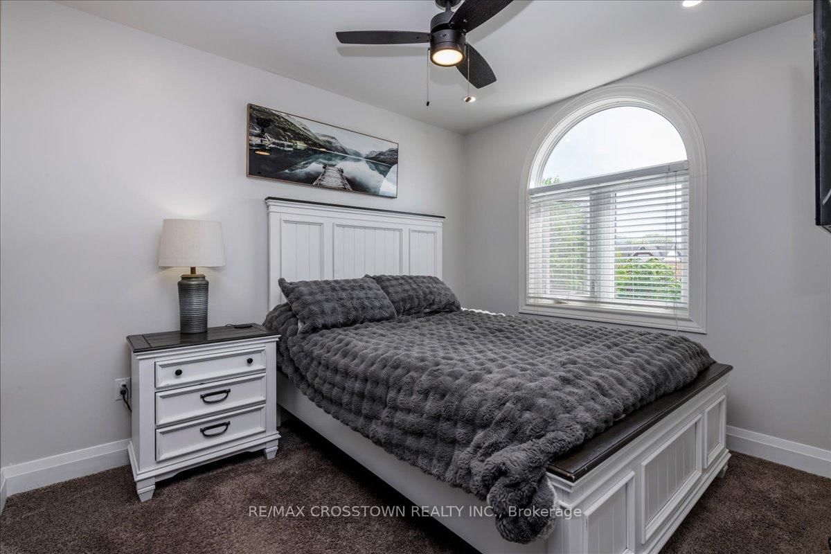 92 Golden Meadow Road • Barrie, ON photo 22