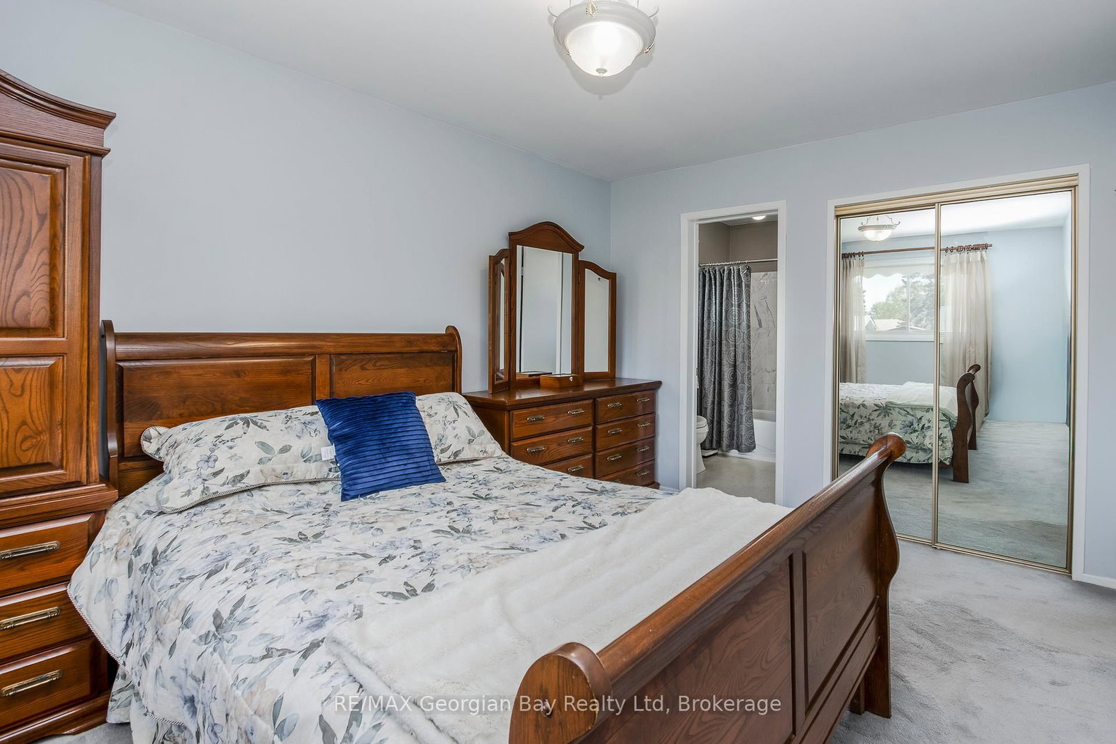 1010 Glen Eagles Crescent • Midland, ON photo 10