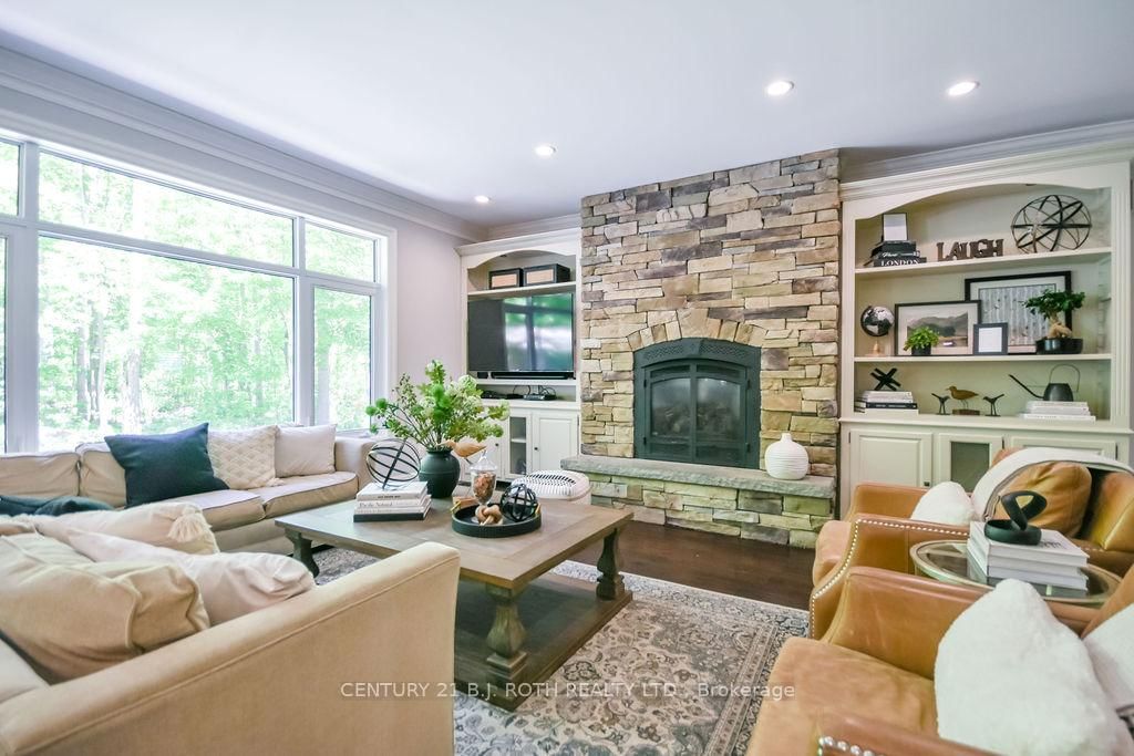 33 Reilly's Run • Springwater, ON photo 11