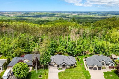 33 Reilly's Run • Springwater, ON photo 2