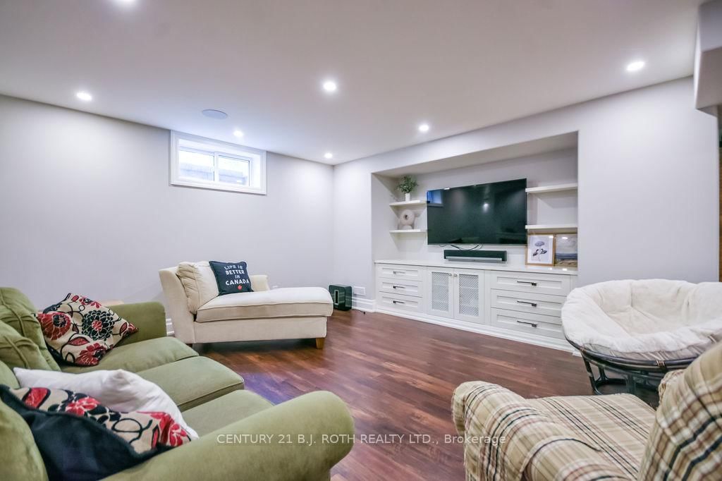 33 Reilly's Run • Springwater, ON photo 30
