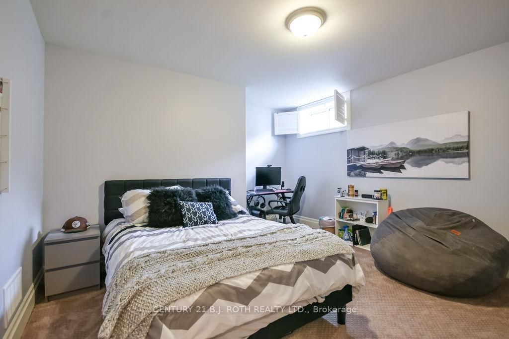 33 Reilly's Run • Springwater, ON photo 36