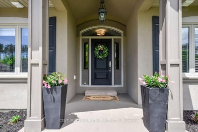 33 Reilly's Run • Springwater, ON photo 4