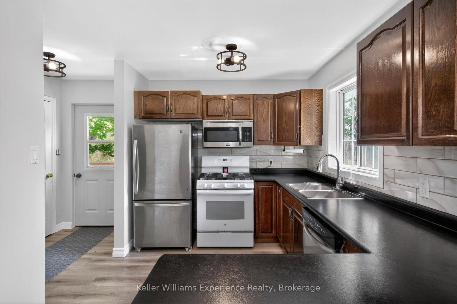2555 Hodgins Road • Severn, ON photo 12