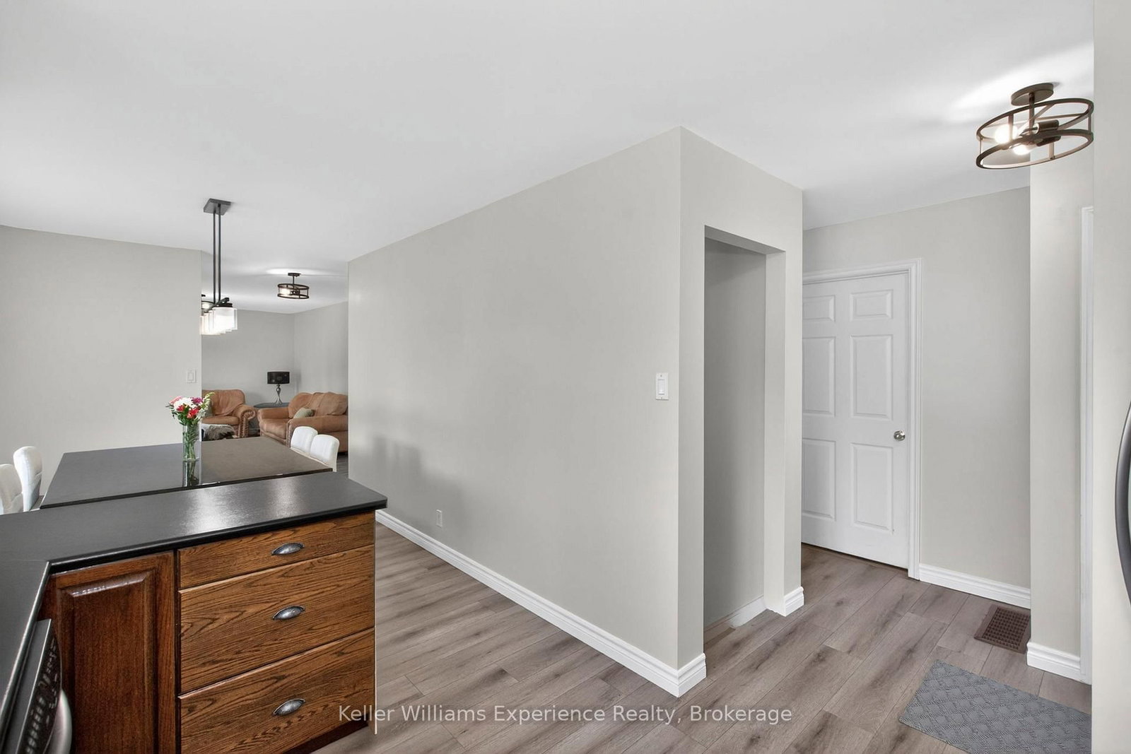 2555 Hodgins Road • Severn, ON photo 15
