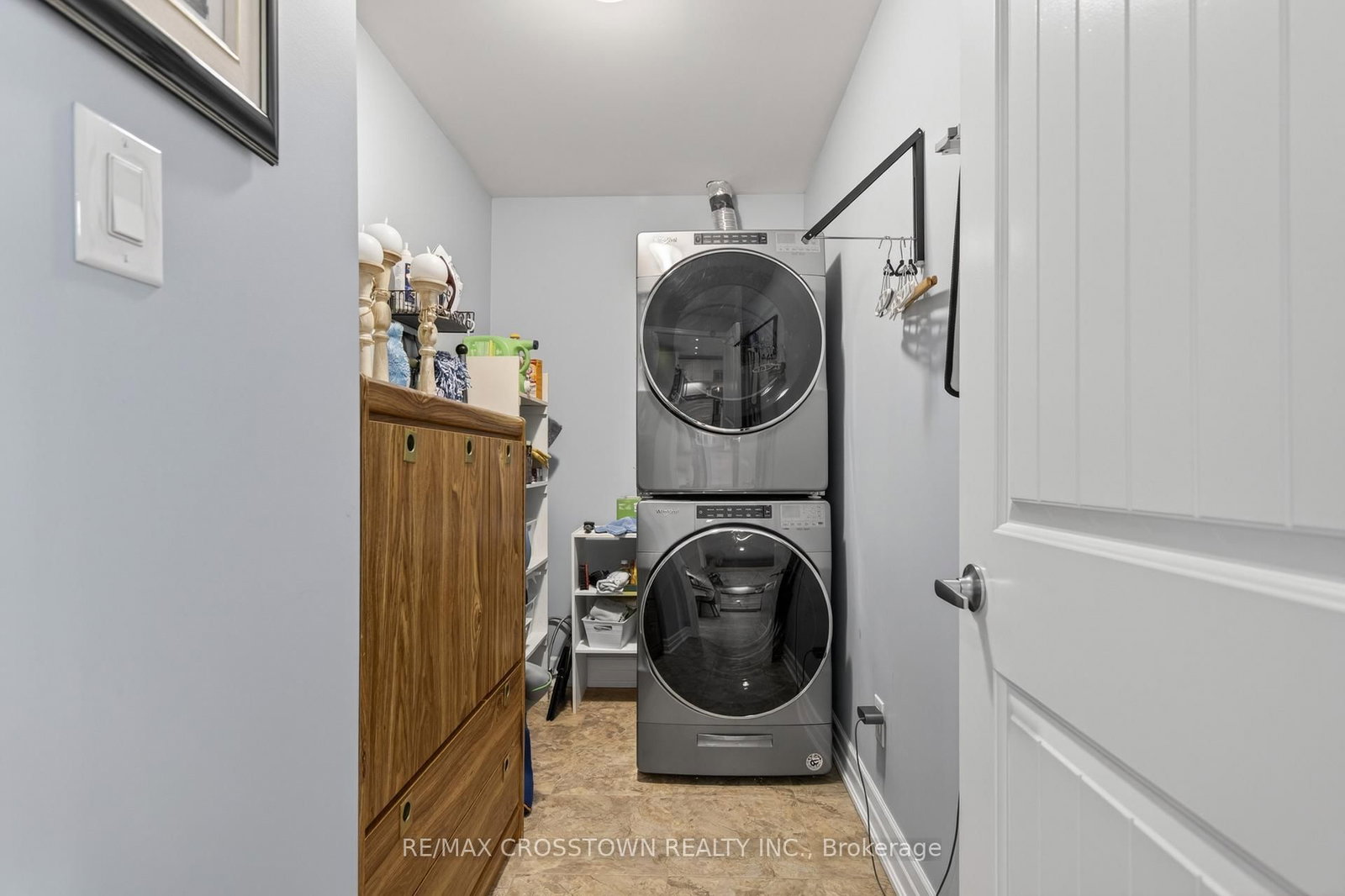 8 NEW YORK Avenue • Wasaga Beach, ON photo 11