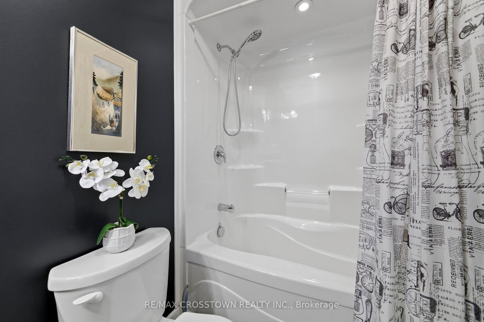 8 NEW YORK Avenue • Wasaga Beach, ON photo 13