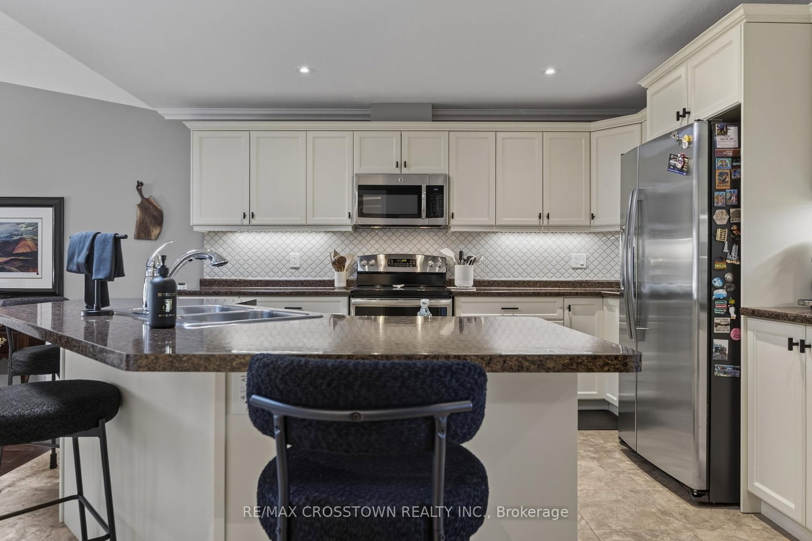 8 NEW YORK Avenue • Wasaga Beach, ON photo 15