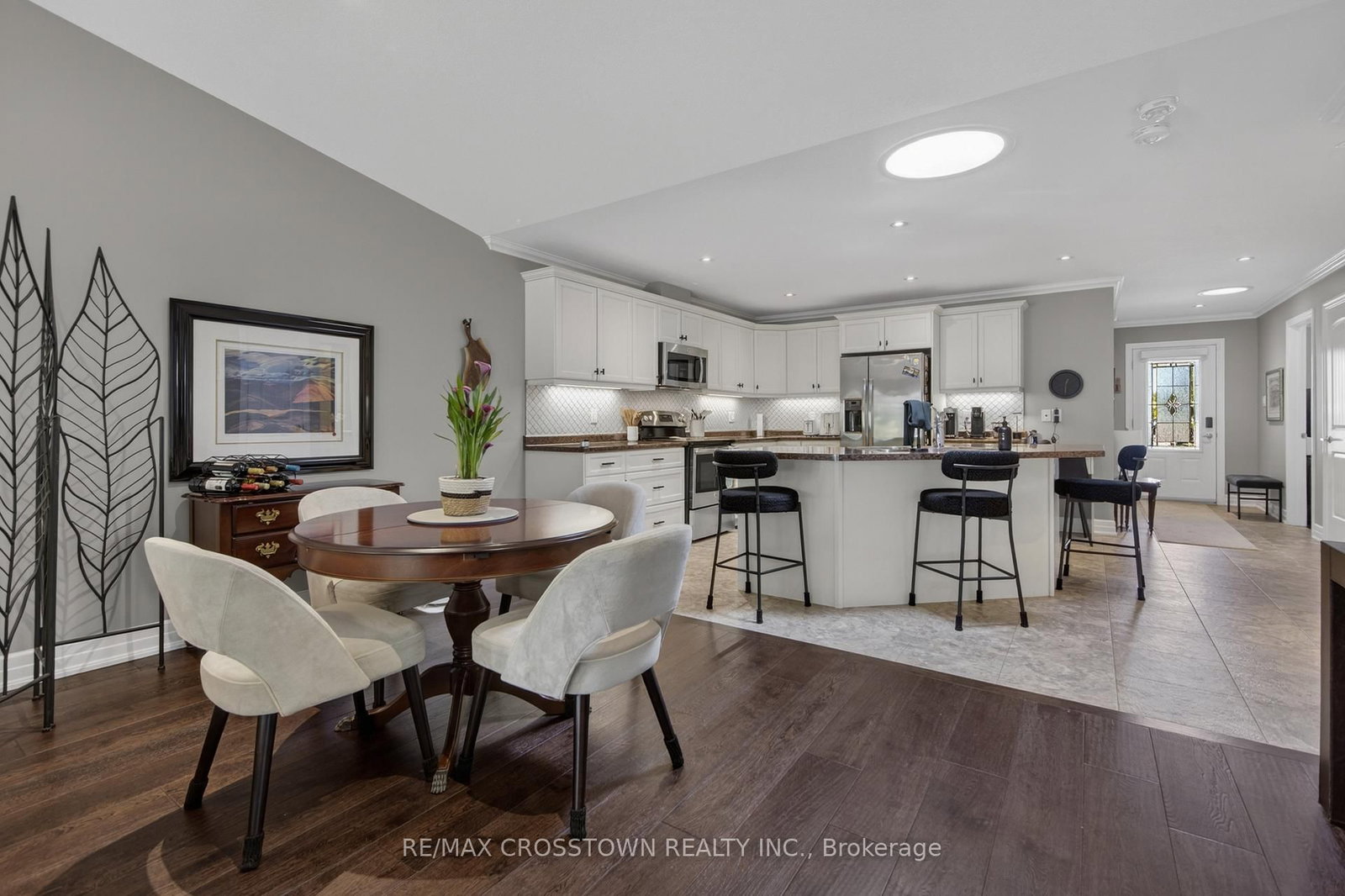 8 NEW YORK Avenue • Wasaga Beach, ON photo 25